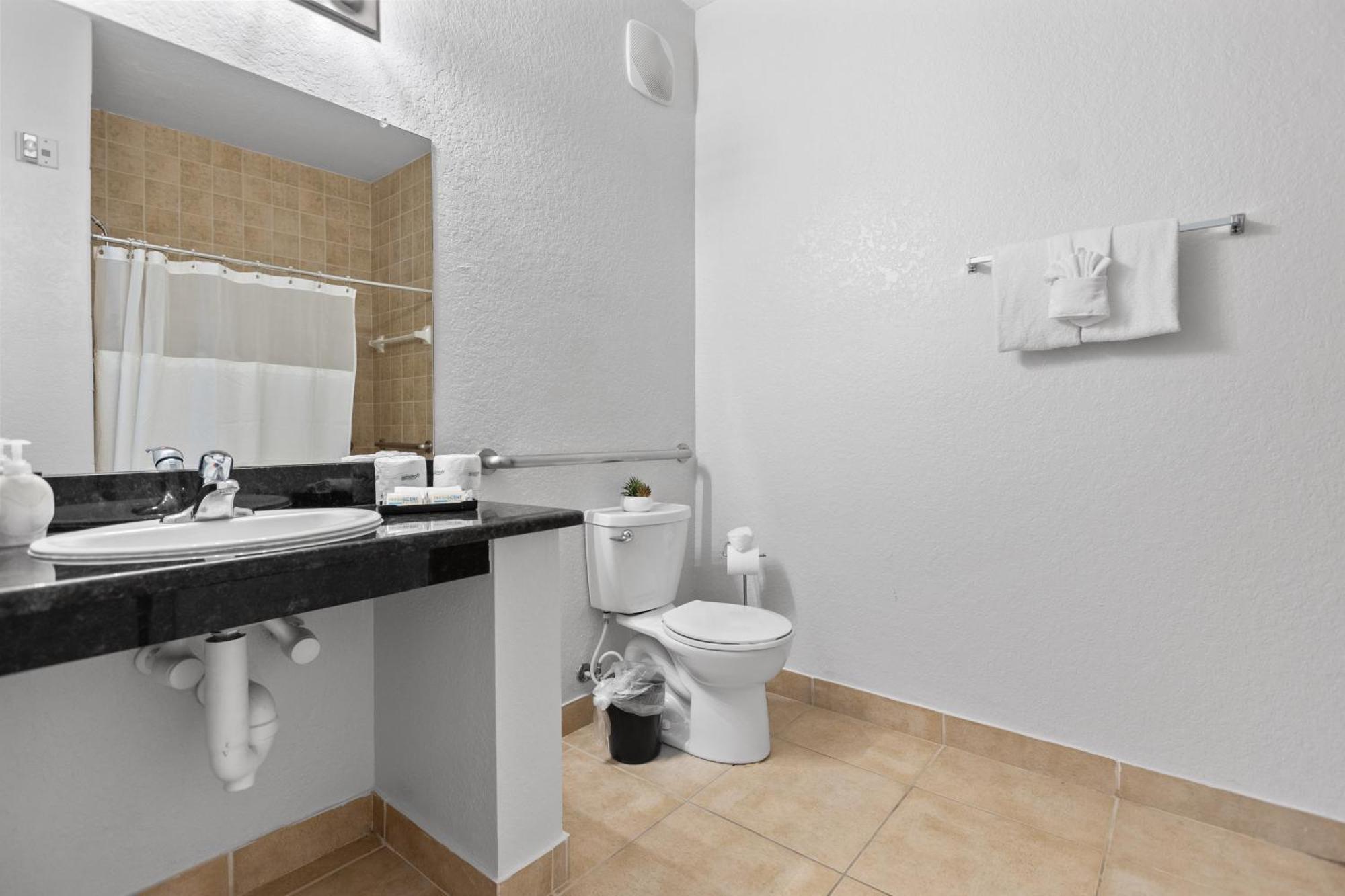 Near Disney W/ Pool-3Br/2Ba-Spacious & Cozy Condo 대번포트 외부 사진