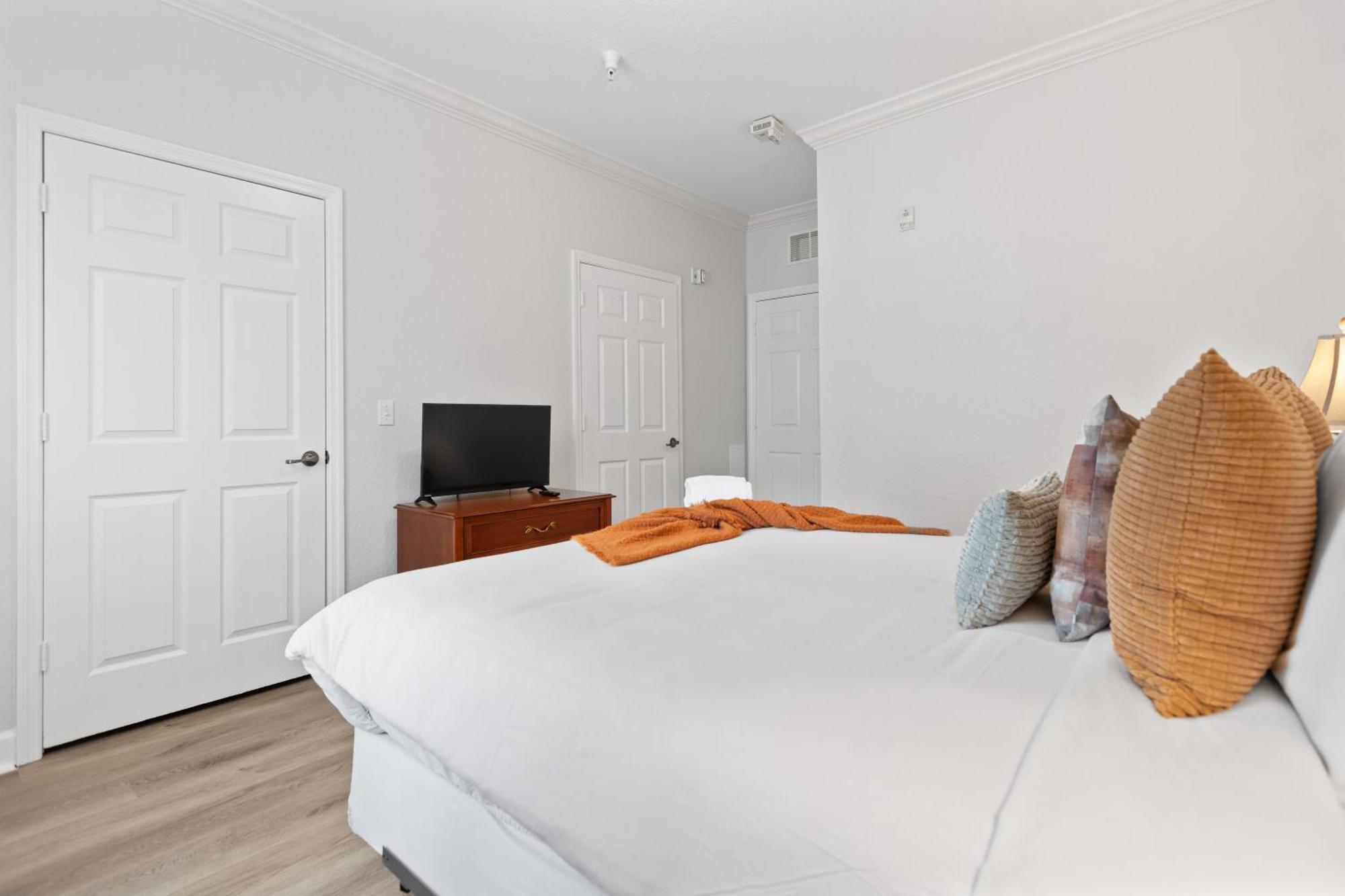 Near Disney W/ Pool-3Br/2Ba-Spacious & Cozy Condo 대번포트 외부 사진